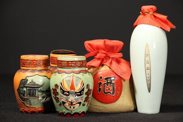 * plum * old sake shaoxingjiu China sake .. flower . sake other total 4ps.@ Vintage shaoxing wine 