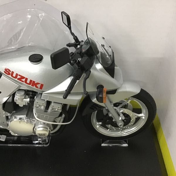 1円〜 アオシマ 1/12 完成品バイクシリーズ スズキ GSX1100S KATANA SE 赤/銀 KATANA SL 銀_画像3