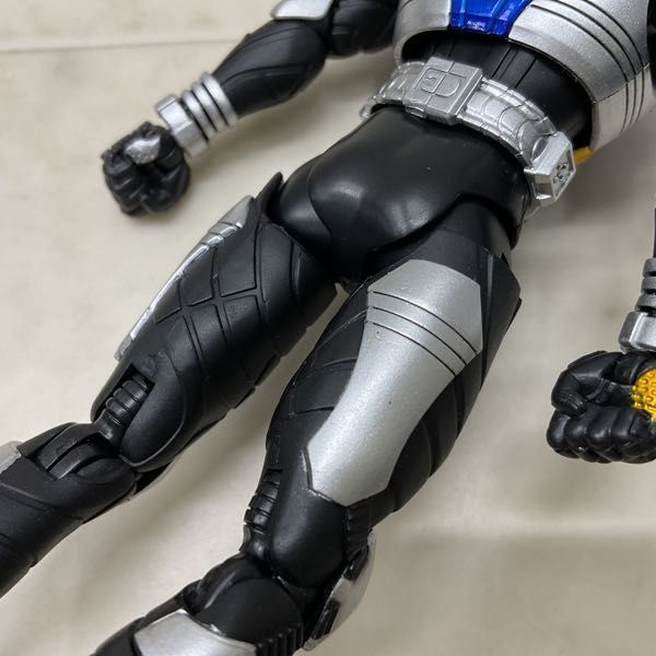 1円〜 バンダイ S.H.Figuarts 真骨彫製法 仮面ライダーガタック ライダーフォーム_画像4