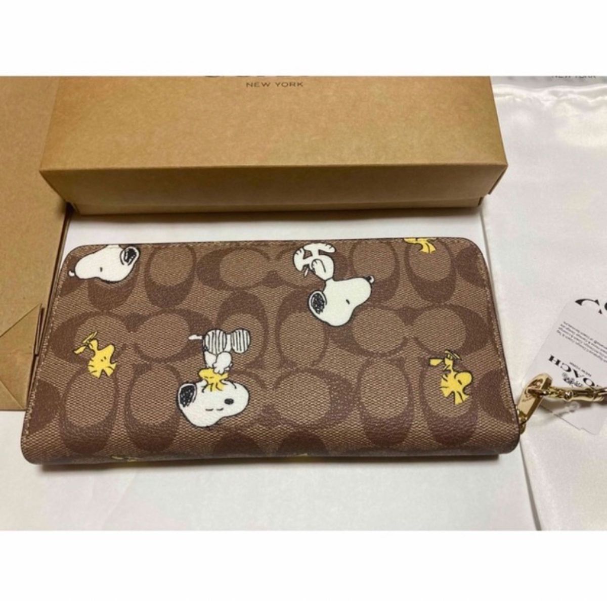 新品 コーチ COACH 長財布 スヌーピー ピーナッツ ストラップ 新品 コーチ COACH 長財布 スヌーピー ピーナッツ ストラップ