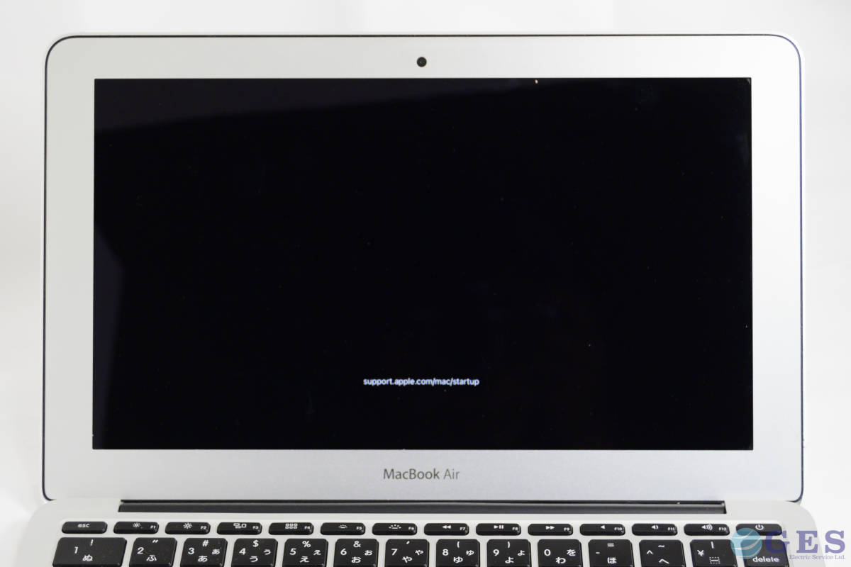 【MbA-0】Apple MacBook Air 2015 A1465 EMC2924 11インチ Intel Core i5-5250U 1.6GHz SSDなし RAM8GB ACアダプターなし【ジャンク品】_画像2