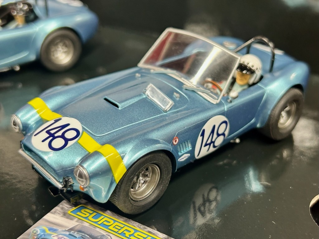 1/32 SCALEXTRIC C4305A Shelby Cobra 289 - 1964 Targa Florio Twin Pack スロットカー_画像3