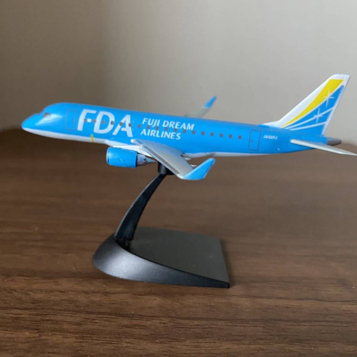 FDA FUJI DREAM AIR LINES　フジドリームエアラインズ 模型 JA02FJ 1/300 _画像2