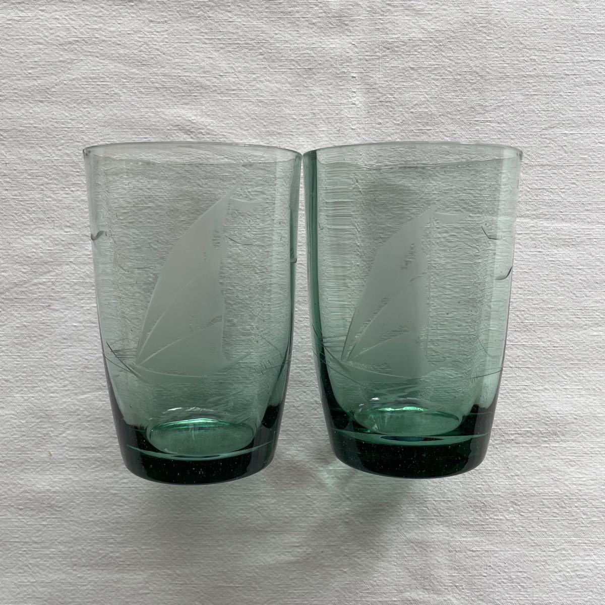 昭和戦前 ガラスコップ グラス 和ガラス 青緑 深緑 ヨット 船 海 エッチング 2点 Japanese vintage pressed glass cup_画像1