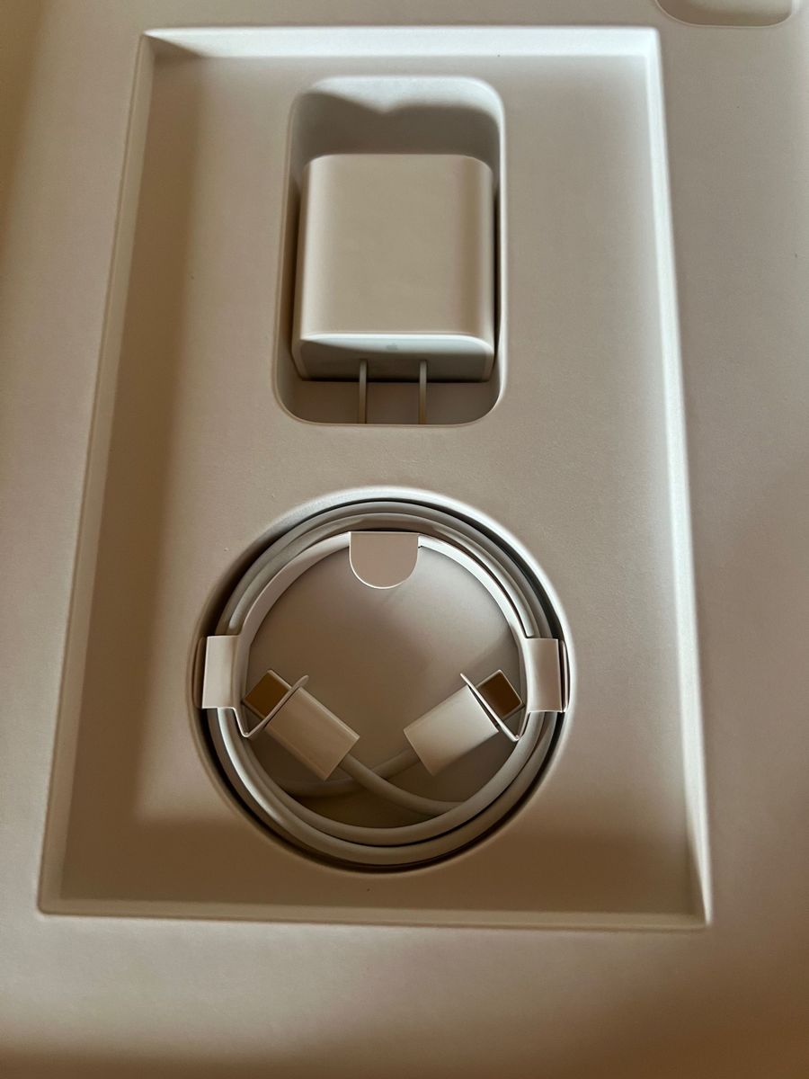 美品】iPad Pro 11インチ 第3世代 Wi-Fi 128GB シルバー A2377 美品】iPad Pro 11インチ 第3世代 Wi-Fi 128GB シルバー A2377