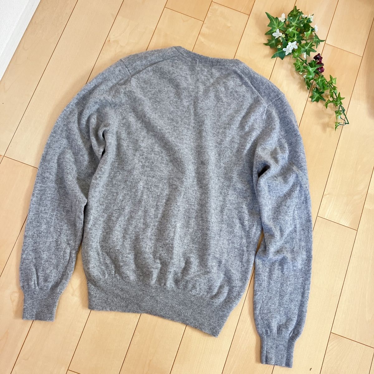 ユニクロ　カシミヤ100% ニット　セーター　UNIQLO Mサイズ　グレー