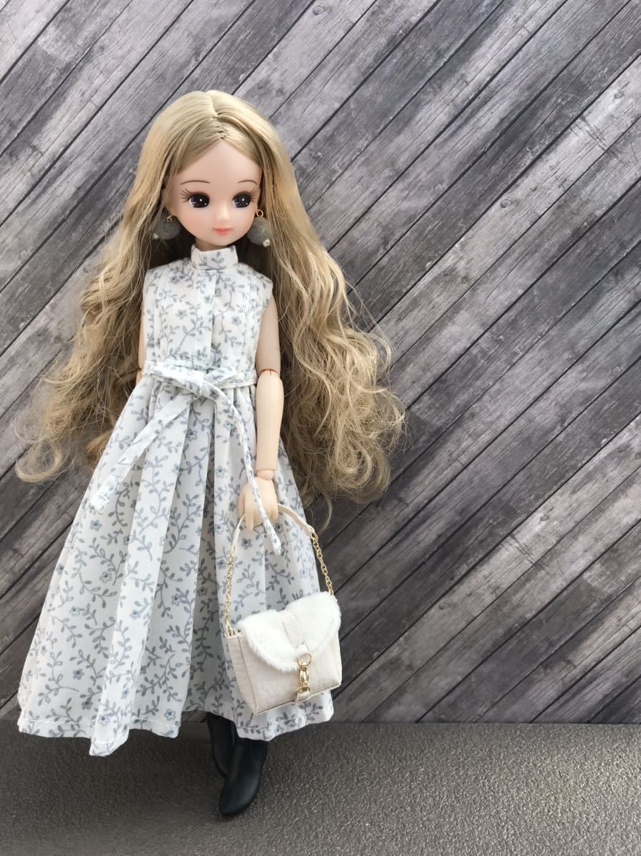 ＊Soran＊ リカちゃん　お洋服セット　ハンドメイド　アウトフィット　チェスターコート　ワンピース　イヤリング　バッグ_画像8