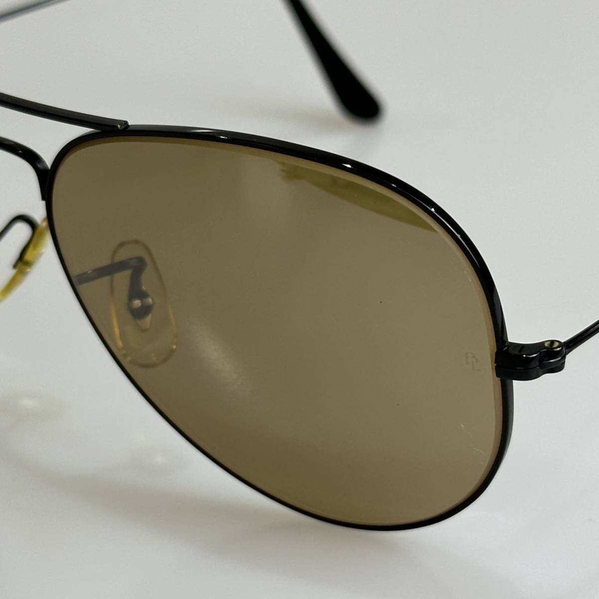 美品!!80s 90s vintage B&L Ray-Ban RB-50 B. メタル2 62㎜ ブラック ティアドロップ USA ビンテージ 廃盤品 アンバーマチック ミラー_画像6