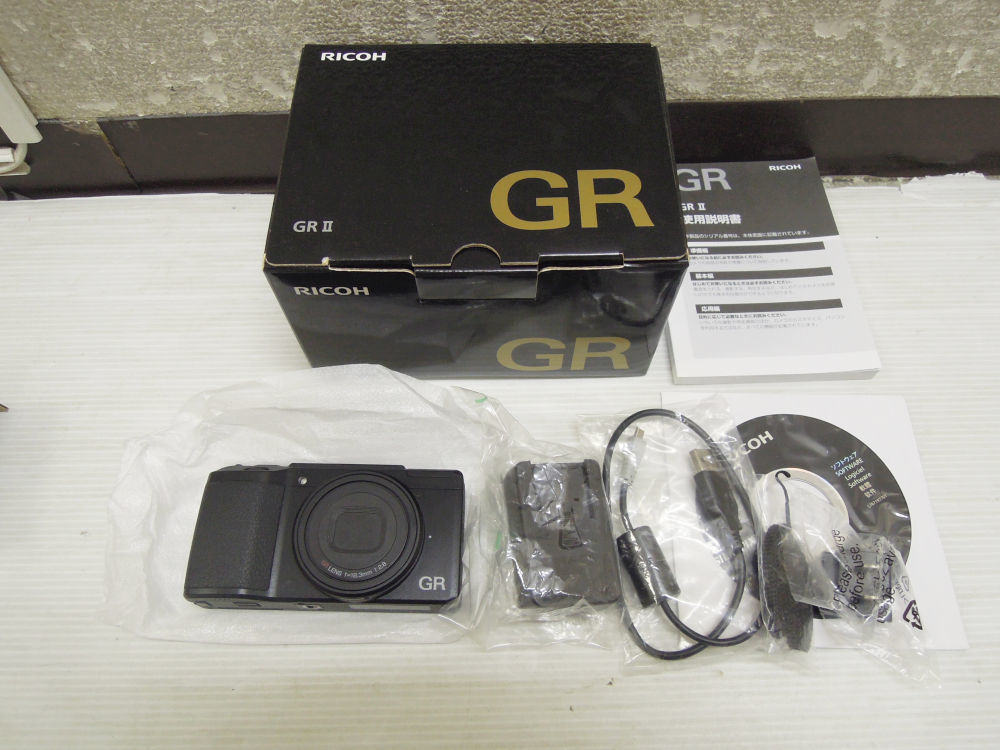 2665) RICOH リコー GR II GR2 18.3mm 1:2.8 コンパクトデジタルカメラ 箱 説明書付き_画像1