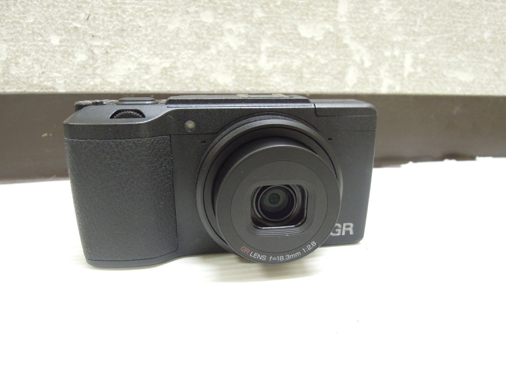 2665) RICOH リコー GR II GR2 18.3mm 1:2.8 コンパクトデジタルカメラ 箱 説明書付き_画像3