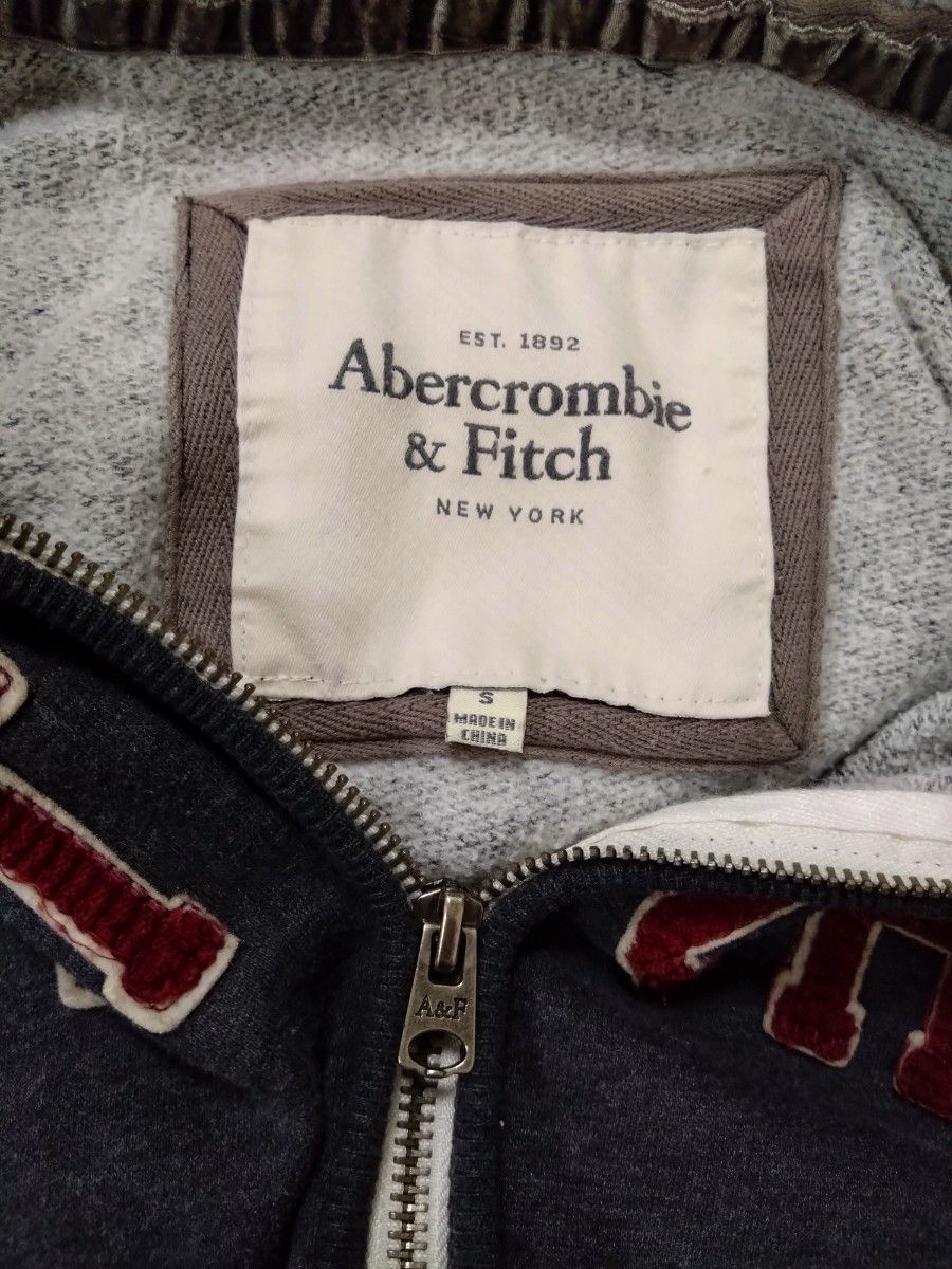 Abercrombie Fitch アバクロンビーフィッチ　 パーカー