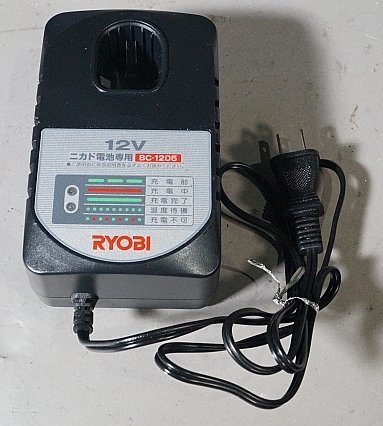 ◎ RYOBI リョービ 充電式インパクトドライバ 充電器 100V BC-1205 バッテリー 2個 B-1203M1 B-1203F2 ※ジャンク品 BID-1250_画像8
