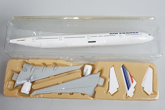 ★ hogan ホーガン 1/200 B777-300ER AIR FRANCE エールフランス航空 F-GSQK スナップフィットモデル 2773_画像2