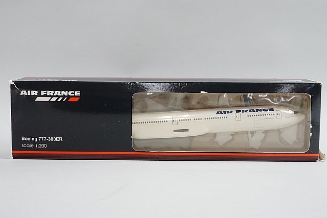 ★ hogan ホーガン 1/200 B777-300ER AIR FRANCE エールフランス航空 F-GSQK スナップフィットモデル 2773_画像1