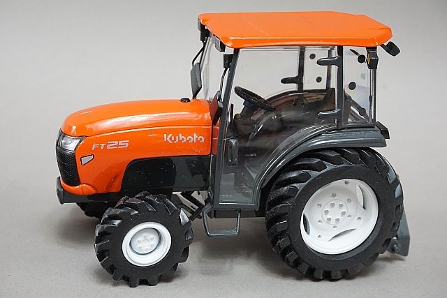 ユニバーサルホビー 1/32 KUBOTA クボタ M135G トラクター / ER6120 ダイナマックス レボ 全長：約17cm など5点セット ※ジャンク品_画像8