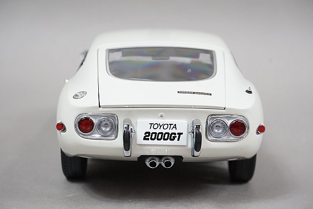 AUTOart オートアート 1/18 TOYOTA トヨタ 2000GT クーペ (アップグレード) ホワイト MILLENNIUM 78747_画像3