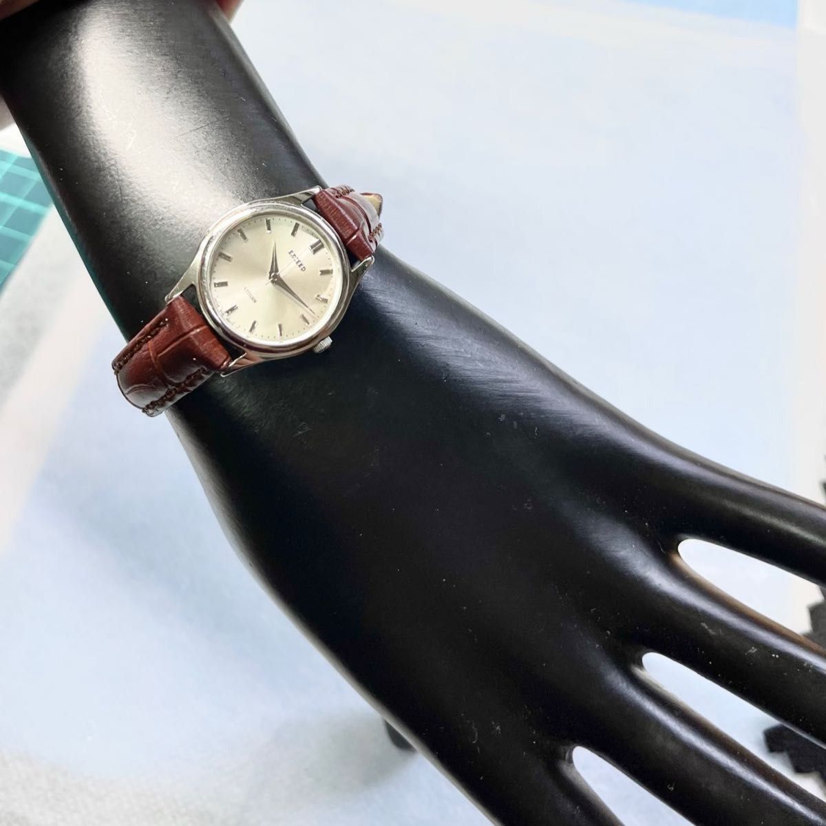 稼働　美品　CITIZEN EXCEED レディース腕時計　シルバー　薄い　腕時計　シチズン　エクシード　新品ベルト