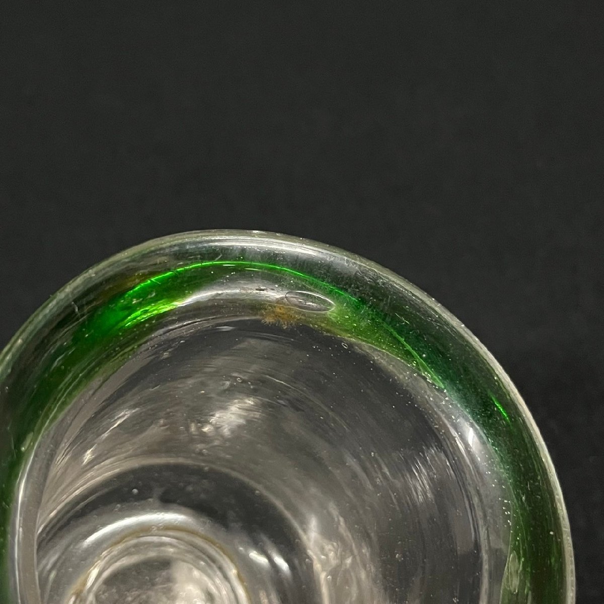 パフェグラス 氷コップ 気泡 高さ約12.5cm 直径約8.5cm 緑縁 アイスカップ 氷カップ ガラス 当時物 時代物 昭和レトロ　111604w/T9（60）_画像9