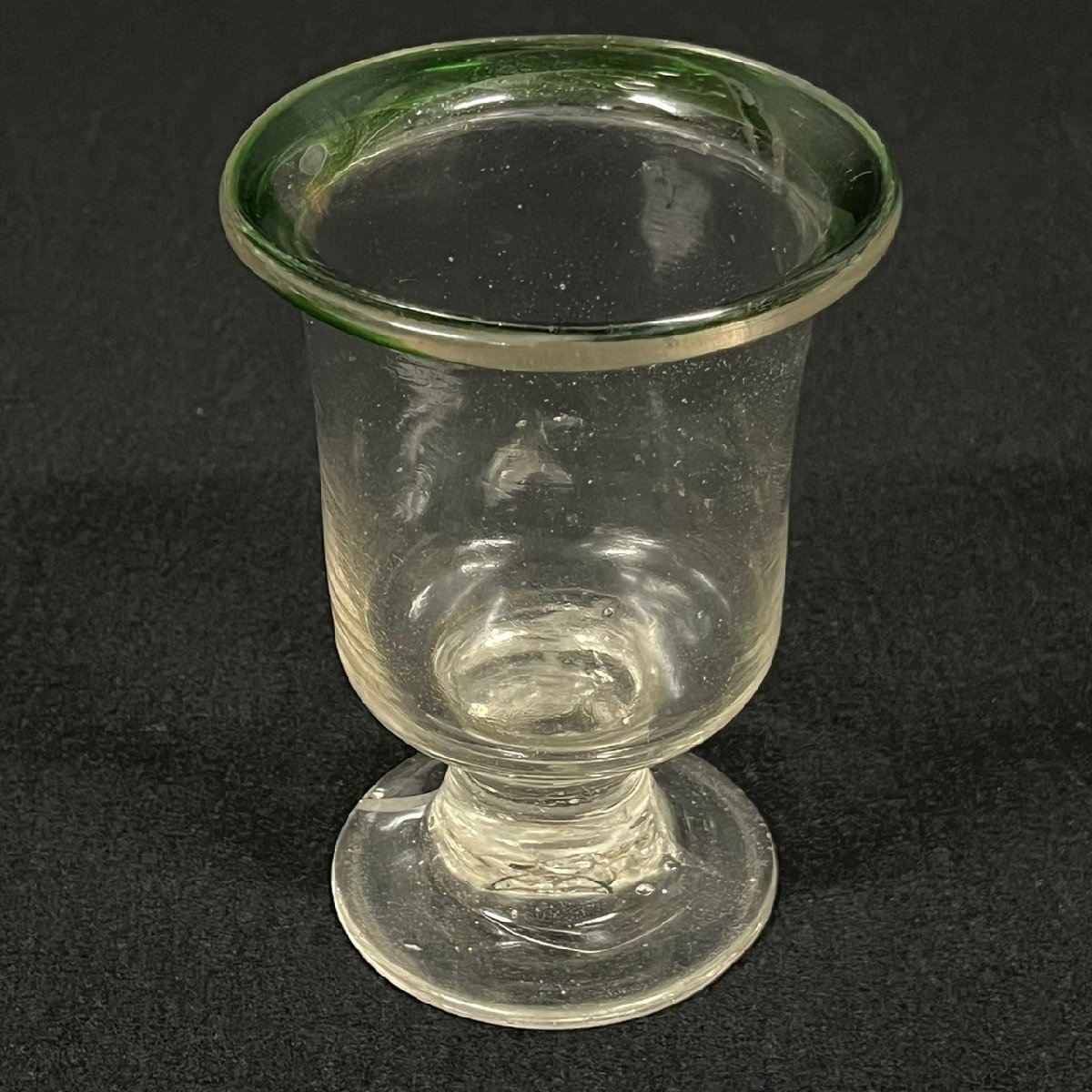 大人気新品 氷コップ パフェグラス 気泡 昭和レトロ　111604w/T9（60） 時代物 当時物 ガラス 氷カップ アイスカップ 緑縁 直径約8.5cm 高さ約12.5cm 工芸ガラス