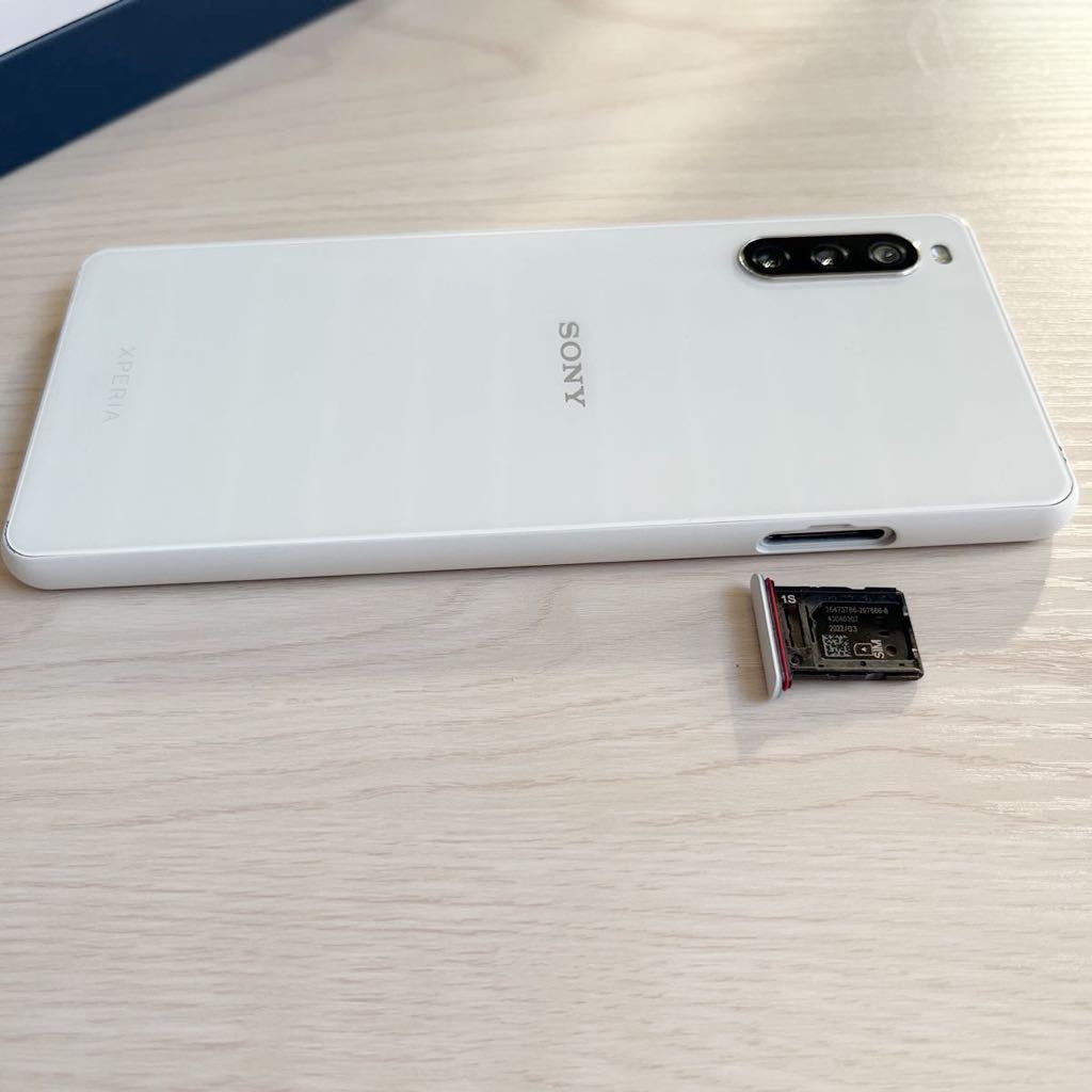 【ジャンク】au Xperia10III SOG04 画面割　起動不可　部品取り用 匿名発送可_画像4