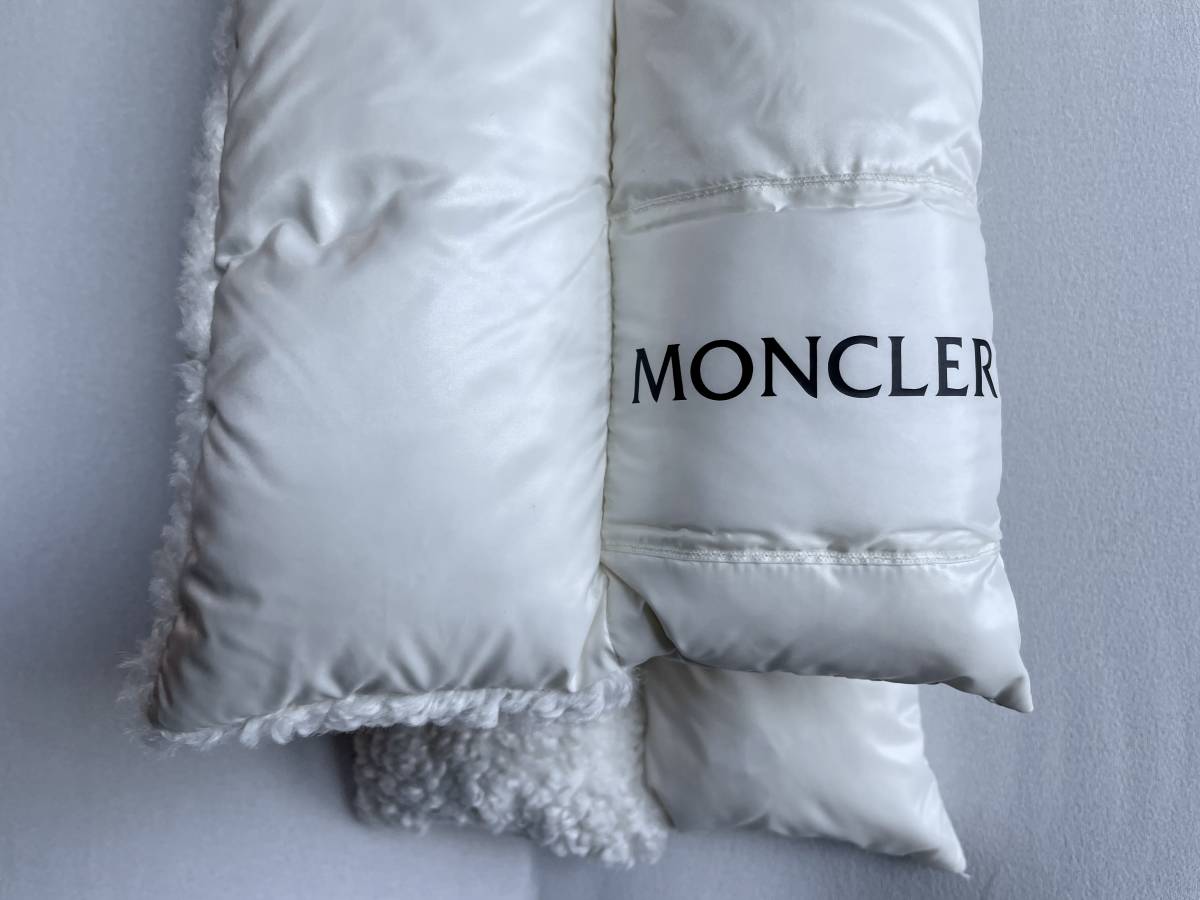 新品 本物 モンクレール ダウン ボア ファー マフラー MONCLER 白 ホワイト ダウンマフラー ストール ロゴ_画像4