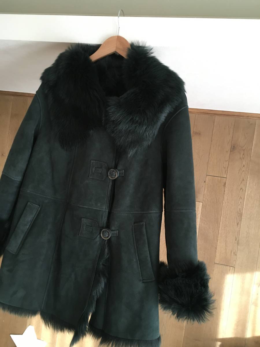 美品 　イタリア製　shearling(シャーリング) 　羊革　ムートン　コートI４０_画像2