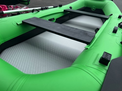 コリアグランドセール 強化ハル採用!上陸用のゴムボート、<極厚生地>採用のBEE260M パワーボート
