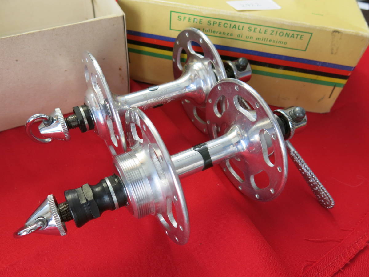 BR-03297-2922 カンパCampagnolo RECORDレコード ラージフランジハブ 希少な24穴 フランスネジ規格 リア軸125mm 新品未使用