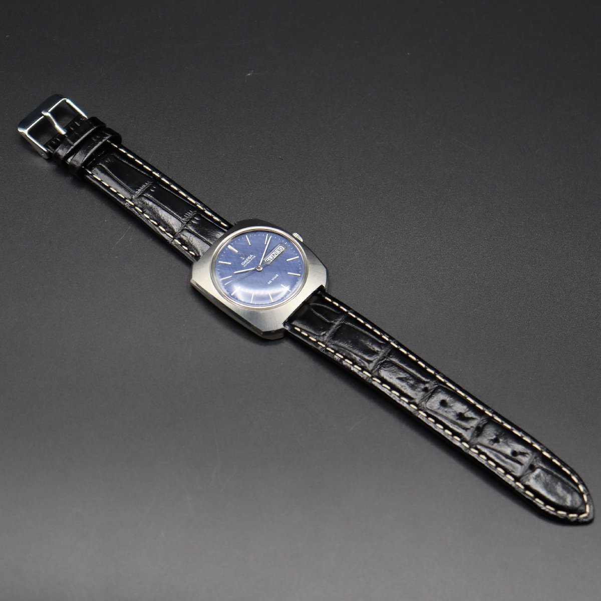 OMEGA DE VILLE オメガ デビル クッションケース TOOL106 自動巻き 変わり青文字盤 デイデイト スイス製 アンティーク メンズ腕時計_画像9