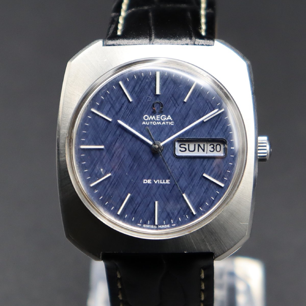 OMEGA DE VILLE オメガ デビル クッションケース TOOL106 自動巻き 変わり青文字盤 デイデイト スイス製 アンティーク メンズ腕時計_画像2