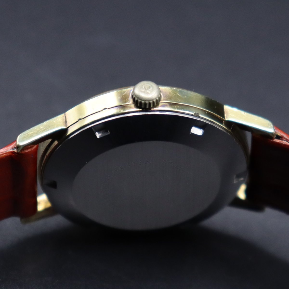 希少 Cal.563 OMEGA オメガ Ref.166.070 自動巻き ゴールドカラー 1970年製造 ベルト新品 デイト スイス製 アンティーク メンズ腕時計_画像7