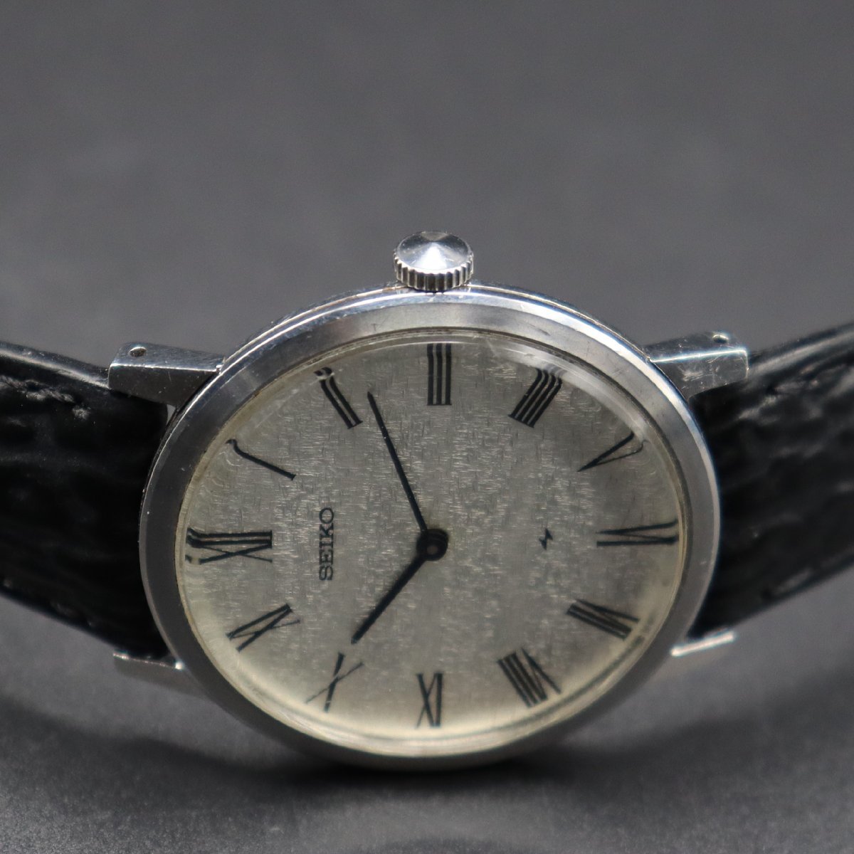 Yahoo!オークション - SEIKO セイコー シャリオ 手巻き 2220 Yahoo!オークション - SEIKO セイコー シャリオ 手巻き 2220