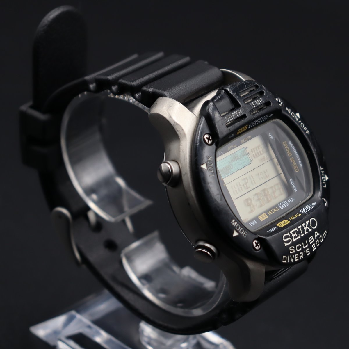 希少 SEIKO SCUBA DIVER’S 200m防水 セイコー スキューバダイバー M796-5A10 クォーツ デジタル チタン 新品ベルト/純正尾錠 メンズ腕時計_画像4