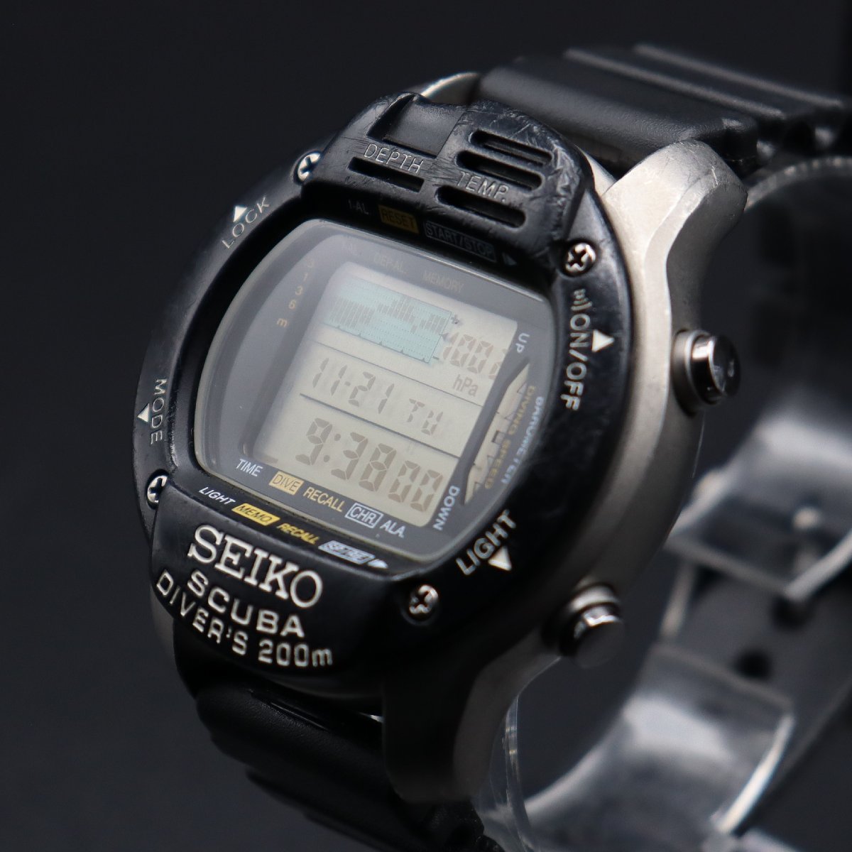 希少 SEIKO SCUBA DIVER’S 200m防水 セイコー スキューバダイバー M796-5A10 クォーツ デジタル チタン 新品ベルト/純正尾錠 メンズ腕時計_画像1