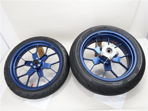 ! Aprilia /RSV1000 Mille R original OZ racing aluminium forged rom and rear (before and after) wheel set (A1113A18)RP type 