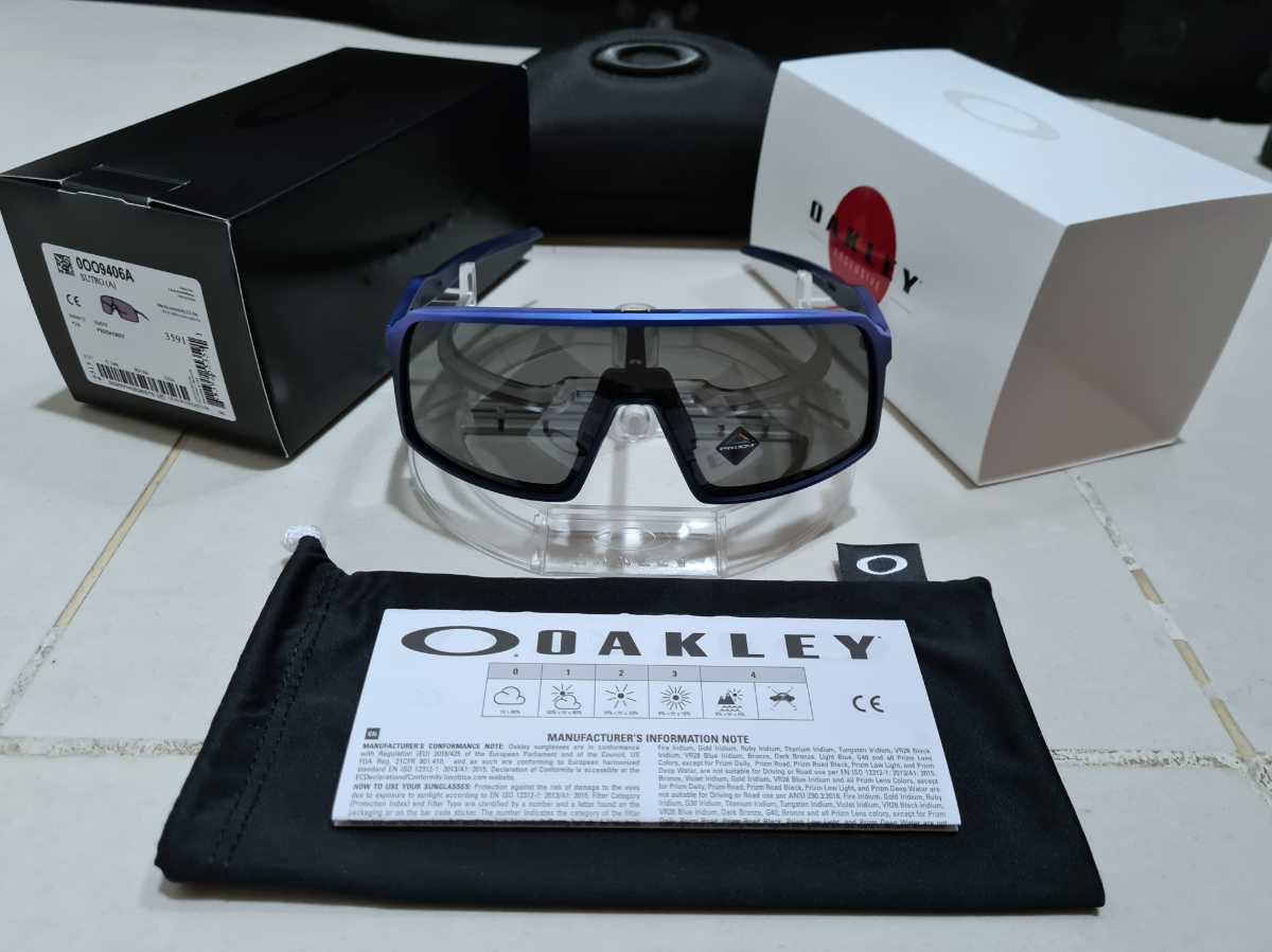 正規品 新品 偏光レンズ付き OAKLEY SUTRO オークリー スートロ ASIA FIT アジアフィット ポラライズド BLACK POLARIZED ストロ サングラス_画像1