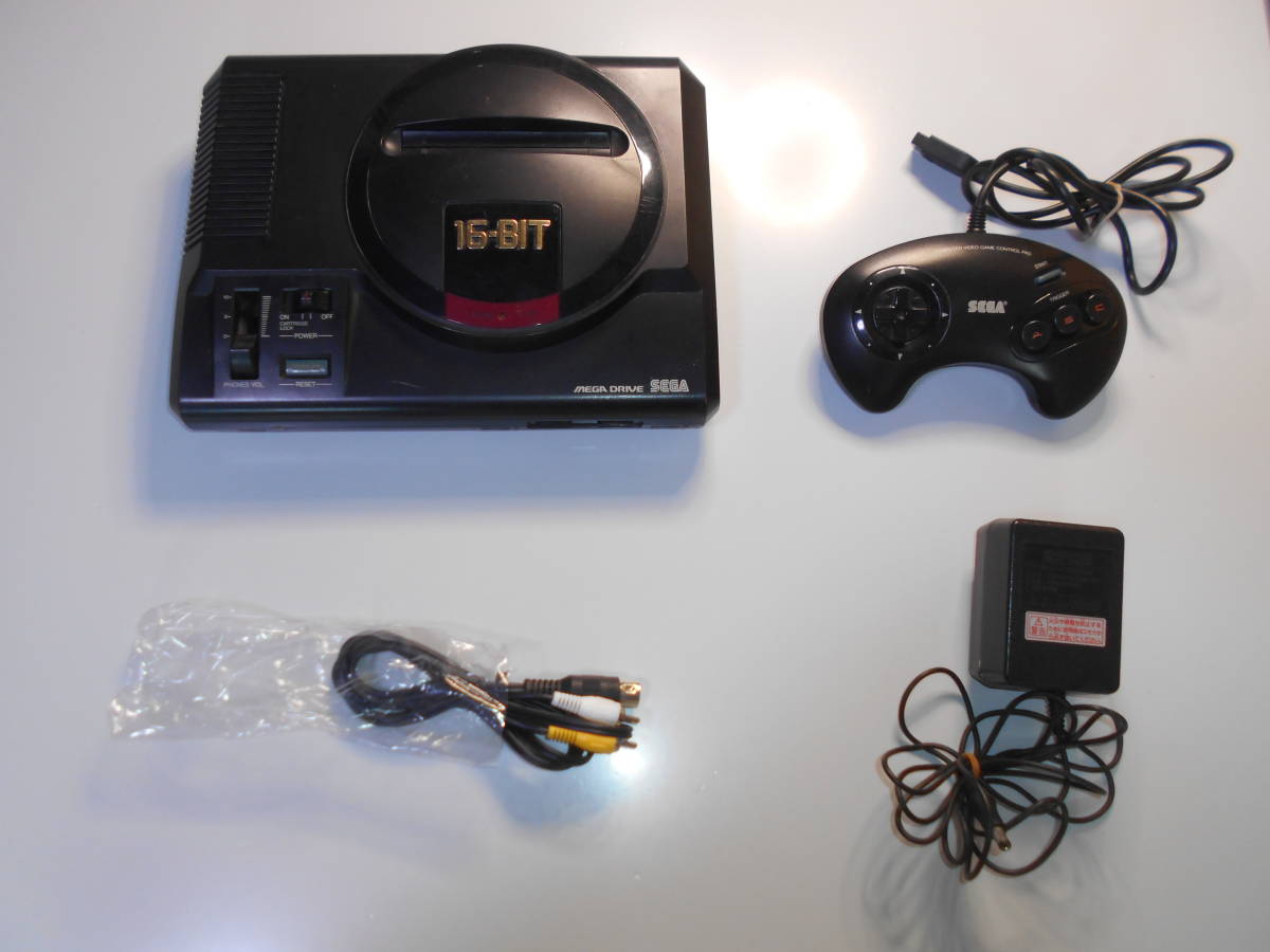 清掃動作品、起動確認済み SEGA MEGA DRIVE セット メガドライブ本体 純正コントローラー１個 アダプター1個 ケーブル Aの画像1