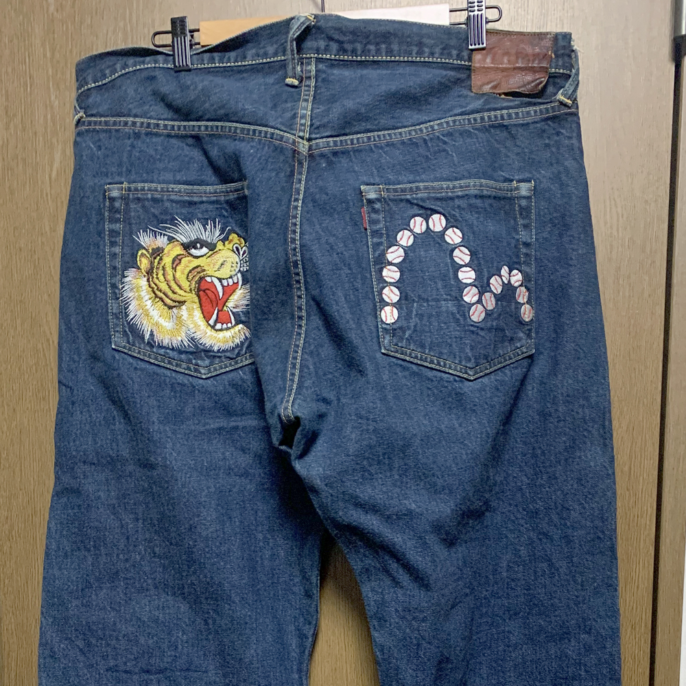 W40 EVISU / エヴィス 虎＆野球ボール刺繍 虎耳 革パッチ 阪神タイガース NO.2 2001_画像1