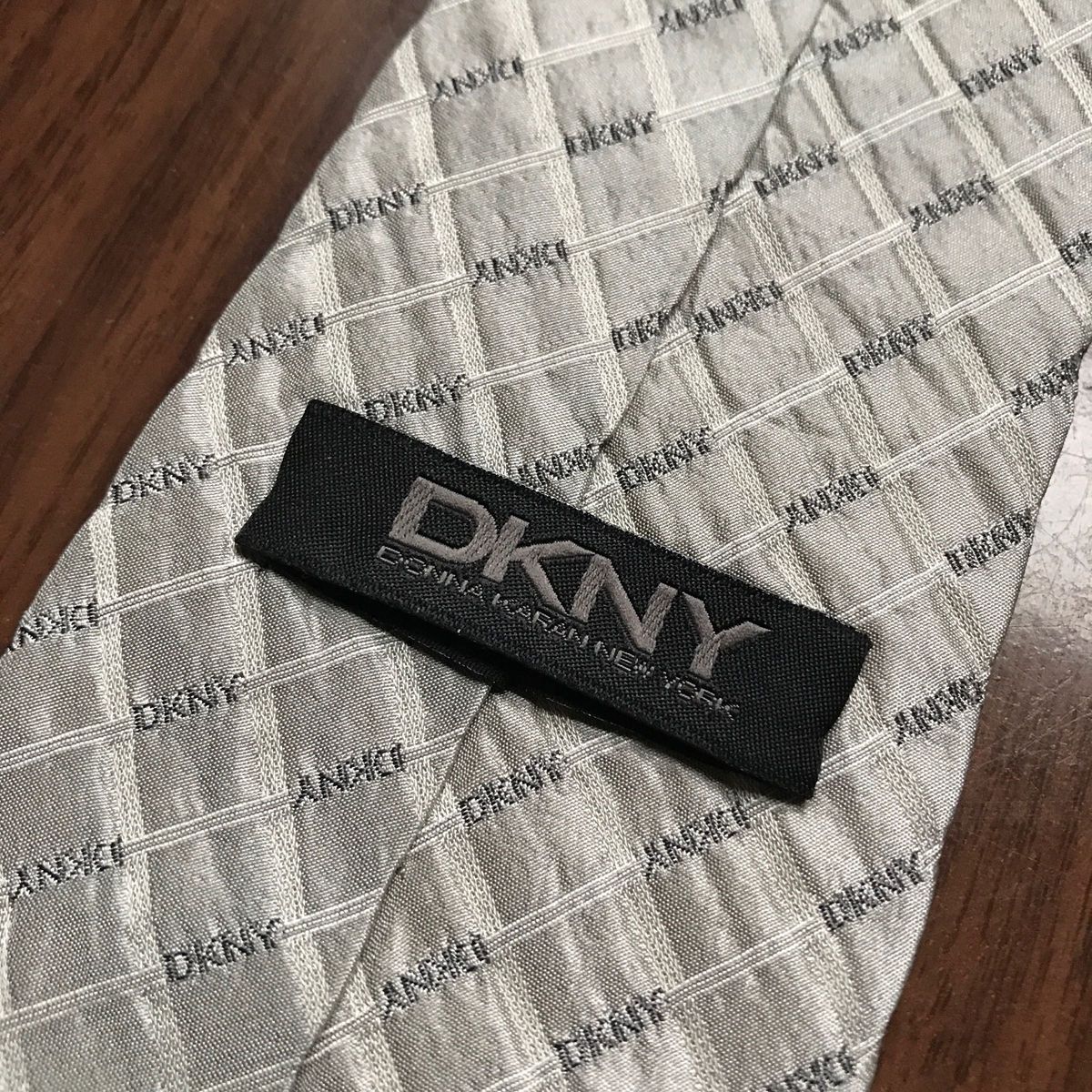 DKNY ディーケーエヌワイ ネクタイ グレー シルバー