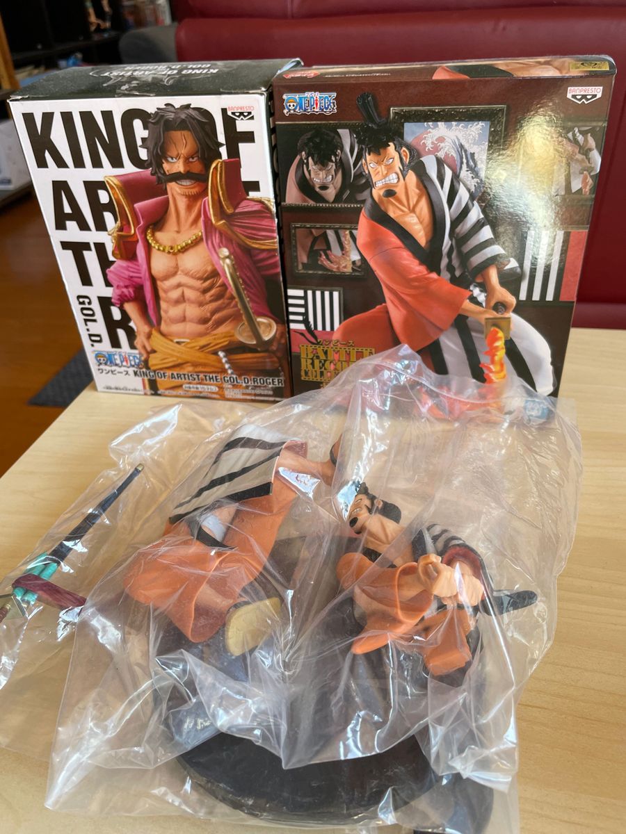 ワンピース　ONE PIECE フィギュア　9体　まとめ売り　箱はロジャーと錦えもんのみ。錦えもんはビニール未開封。