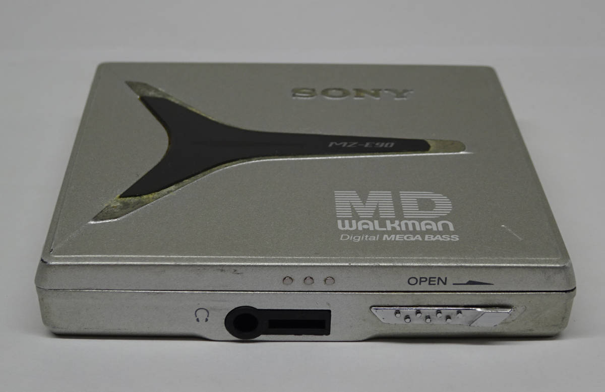 ■SONY■ MD WALKMAN ウォークマン MZ-E90 本体のみ ■動作OK■_画像2