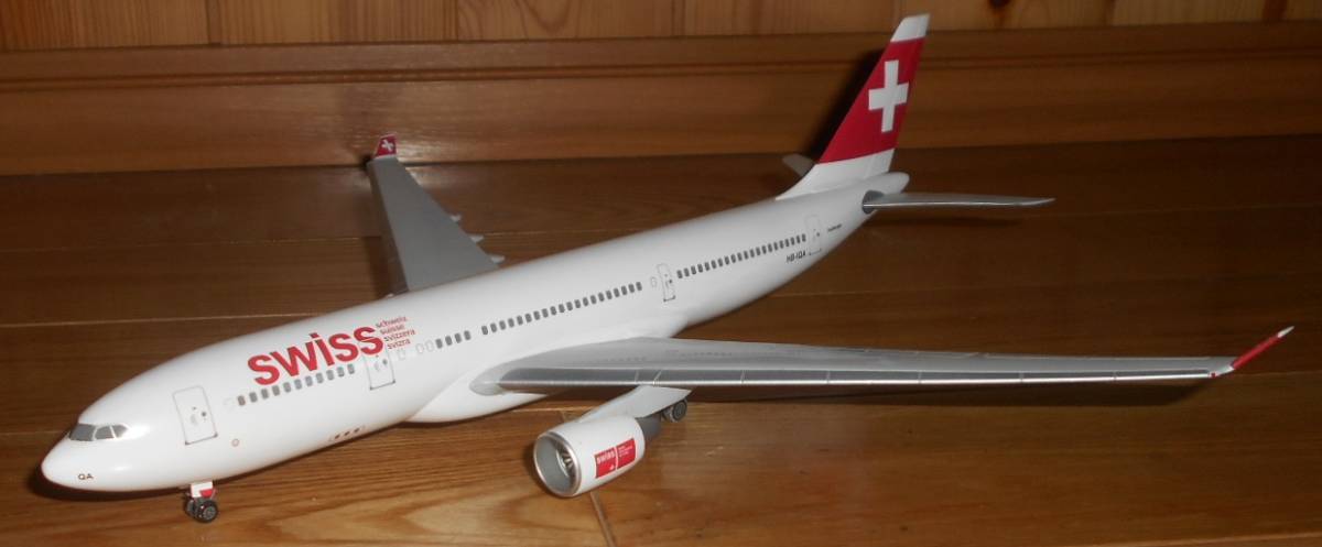 Hogan 1/200 スイスエア　エアバス　A330-200　HB-IQA スナップキット_画像3