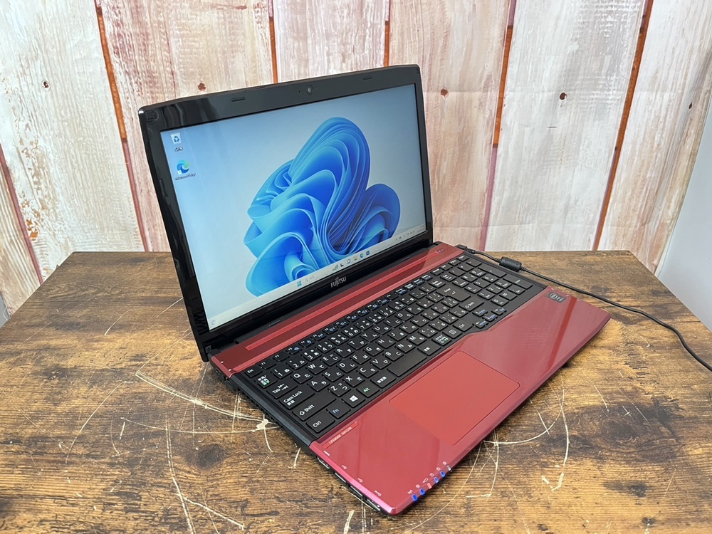 【SSD搭載】富士通 LIFEBOOK AH45/M windows11/i3-4010U/新品SSD500/メモリ8GB/BD-RE/高速動作/動作品 【送料無料】YX0105_画像1