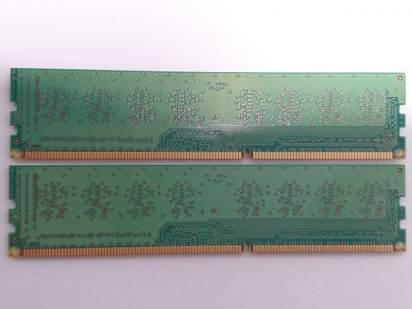 中古品★Samsung メモリ 2GB 1Rx8 PC3-10600U-09-10-A0★2G×2枚 計4GB_画像3