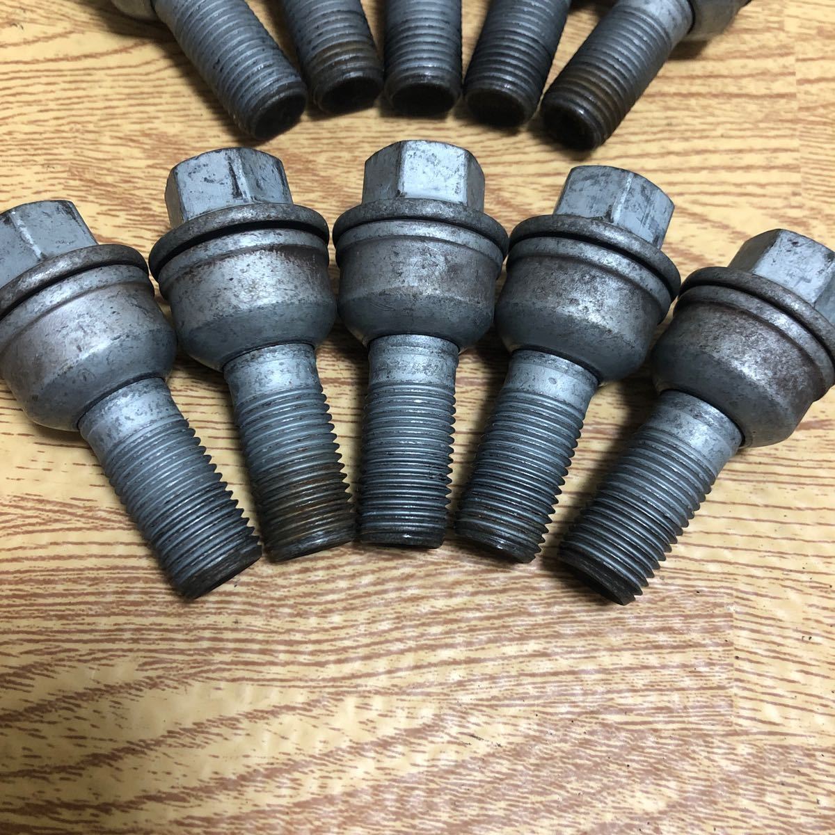 新品輸入車20本ホイールボルトM14首下28mm60テーパベンツアウディ 新品輸入車20本ホイールボルトM14首下28mm60テーパベンツアウディ