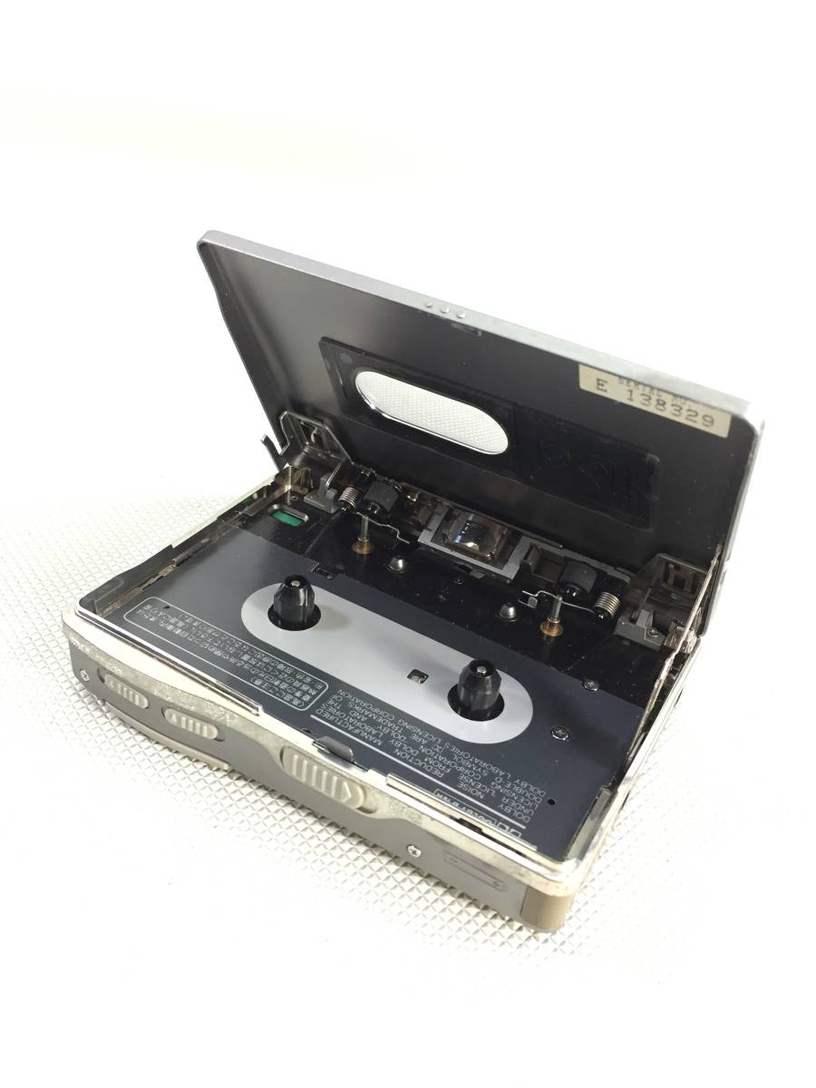 S3240○SONY ソニー WALKMAN カセットウォークマン カセットプレーヤーWM-EX606 充電スタンド BCA-WM10H ACアダプター/電池ケース 通電OKの画像7