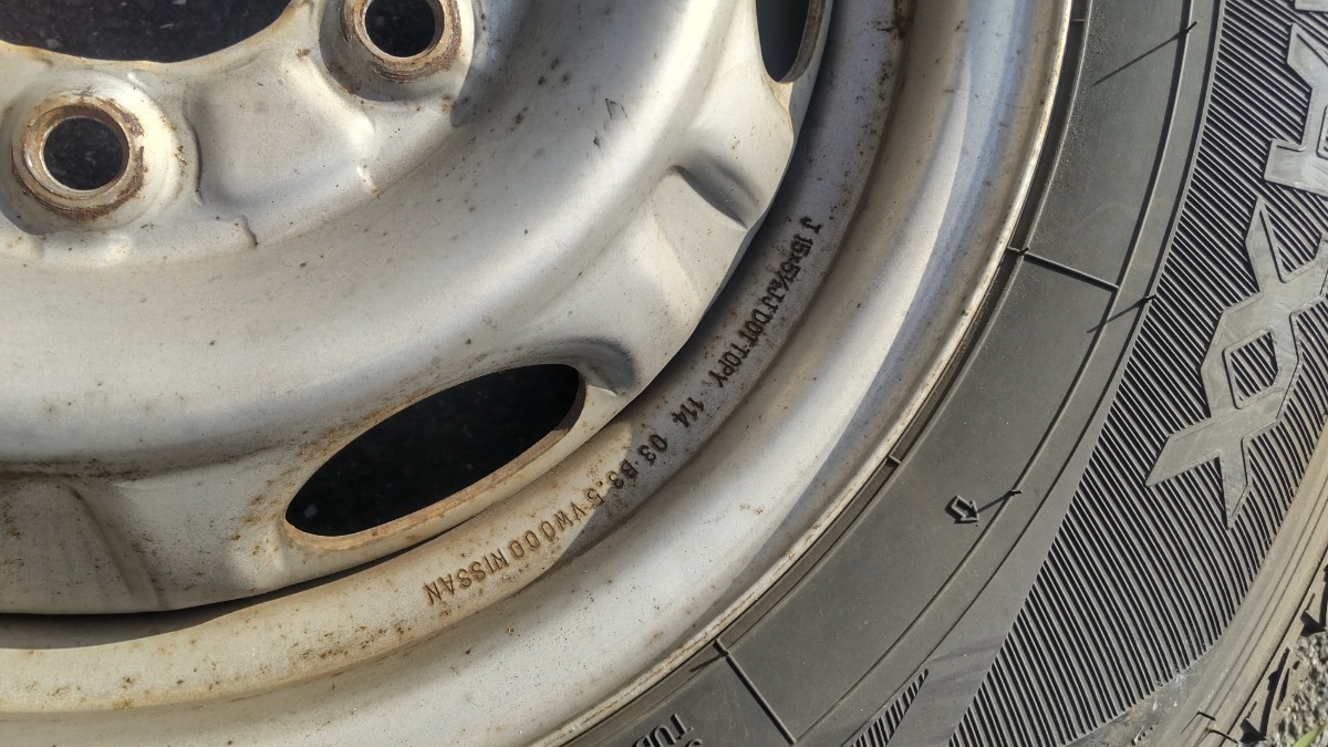 195/80R15 107/105L Dunlop studless used tire wheel 6 hole 4 pcs set Caravan Como 5.5J PCD139.7 Ooita prefecture 