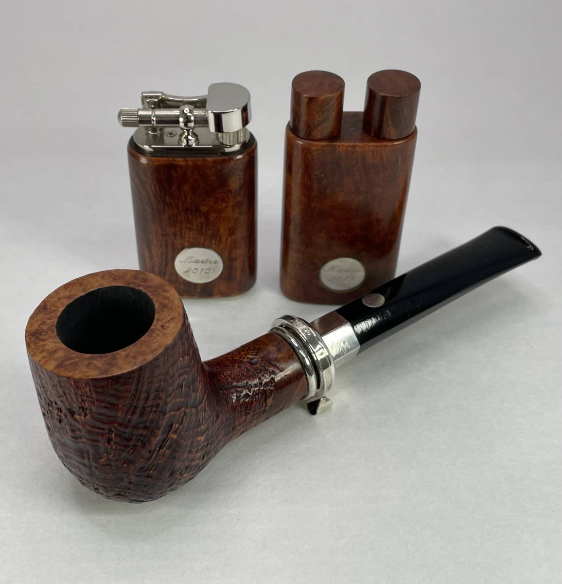 【KKB1794YK】極美品 Mastro de Paja/マストロ デ パヤ Unica 1B 刻印 パイプオブザイヤー2010 コンパニオンセット 喫煙具 パイプ _画像1