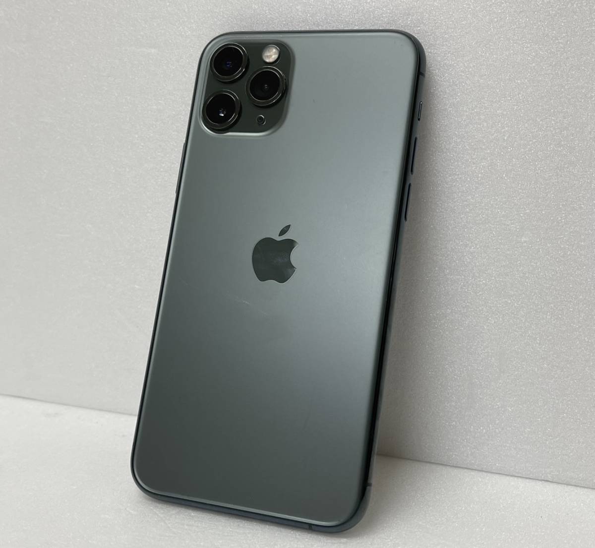 【ST15891KT】中古 Apple iPhone 11 Pro ミッドナイトグリーン 256GB SIMロック解除済 判定〇 バッテリー最大容量84% 箱付 ※画面割れ有 _画像8
