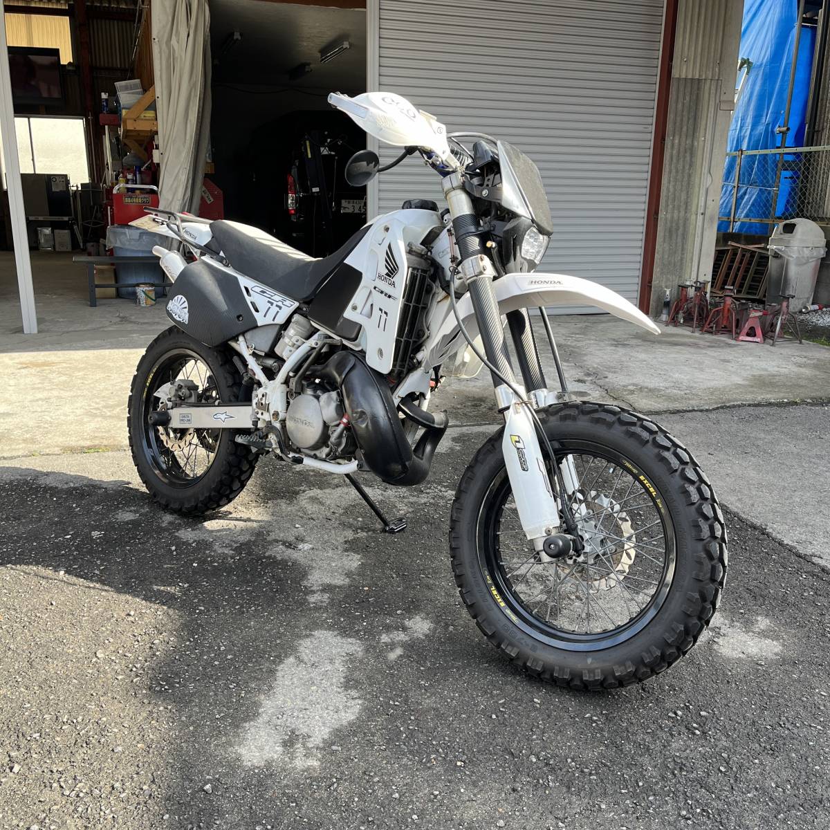 ホンダCRM250R　MD24　モタード2st自賠責有　1991年製　RM２型　ワイドタイヤ、ホイール_画像1